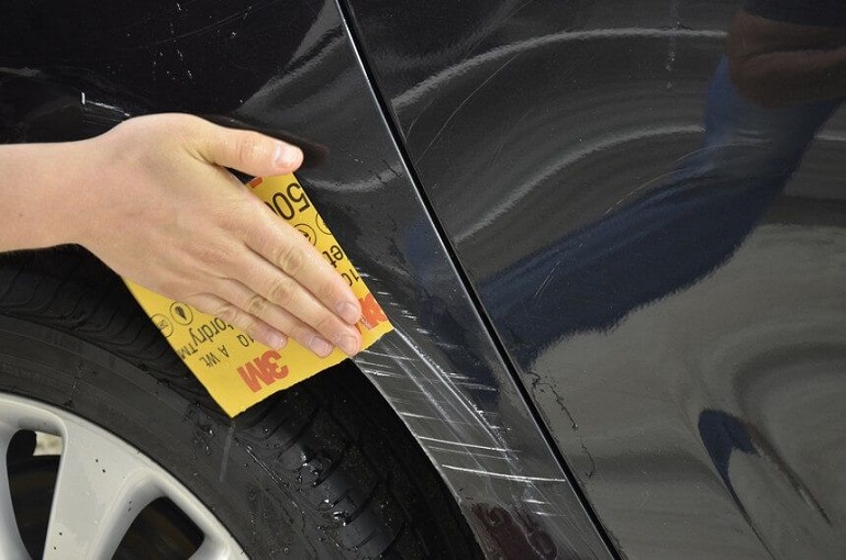 Можно ли самостоятельно удалить царапины на автомобиле с помощью полировки?