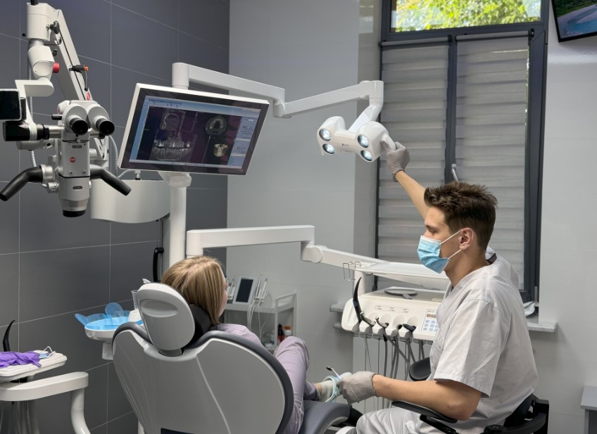 Сучасна стоматологічна клініка: комплексні послуги для здорової та красивої усмішки