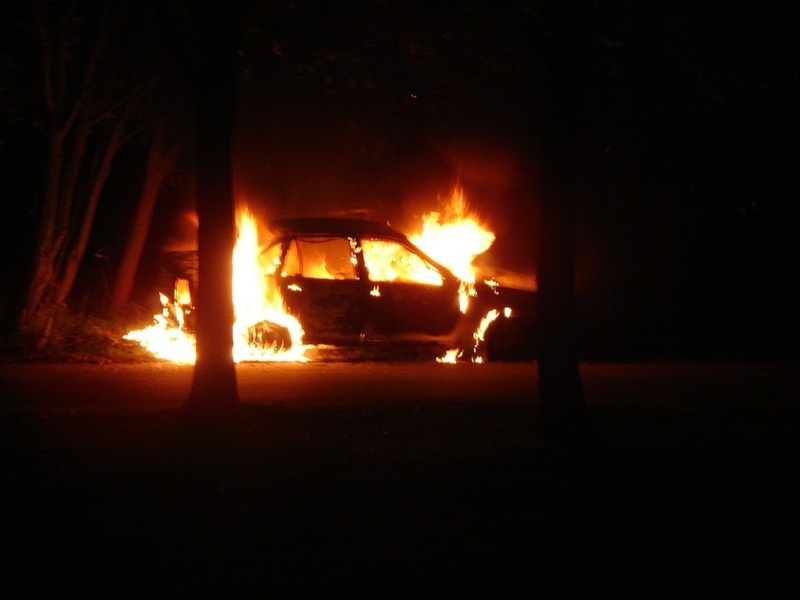 Загорелся автомобиль