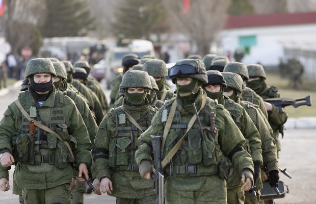 Под Мариуполем стоят российские войска