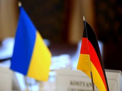 Германия отправила 100 грузовиков с гуманитарной помощью в Украину