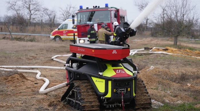 Тушить пожар, возникший вследствие вражеской атаки на Одещине, спасателям помогал робот