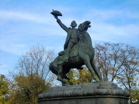 Памятник Суворову и Измаильская Диорама под открытым небом